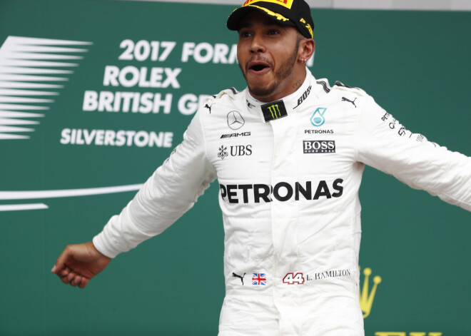 Hamiltons piekto reizi karjerā triumfē F-1 Lielbritānijas "Grand Prix" izcīņā