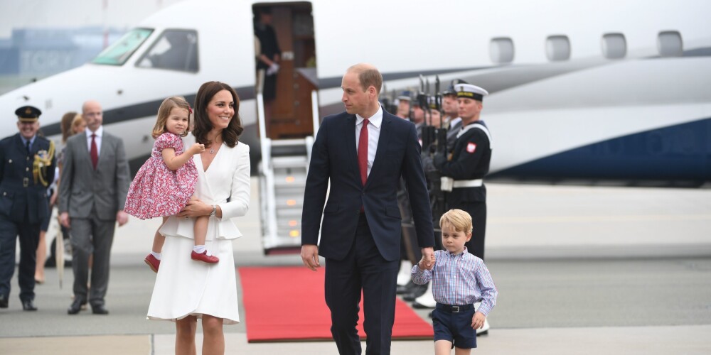 Герцогиня Кэтрин и принц Уильям с детьми прибыли в Польшу