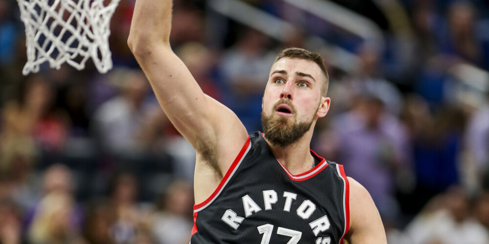 Toronto "Raptors" (angļu: Toronto Raptors) ir profesionāls Kanādas basketbola klubs, kas ir bāzēts Toronto, Ontārio provincē, Kanādā. Klubs spēlē Nacionālās basketbola asociācijas Austrumu konferences Atlantijas divīzijā. Tas tika dibināts 1995. gadā un kopš dibināšanas brīža spēlē NBA.