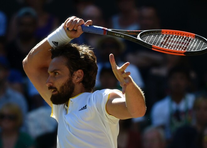 Ernests Gulbis parāda raksturu un ar uzvaru sāk turnīru Zviedrijā