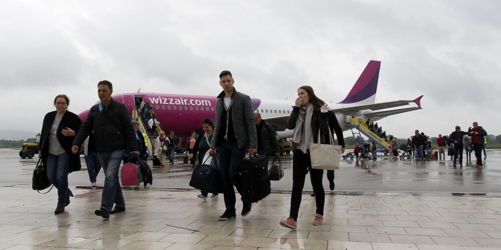 "Wizz Air" atcels maksu par rokas bagāžu