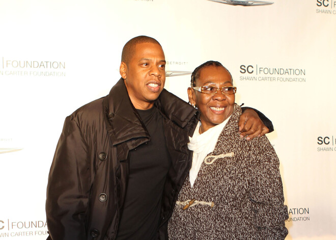 Jay Z mamma neparastā veidā paziņo: viņa ir lesbiete