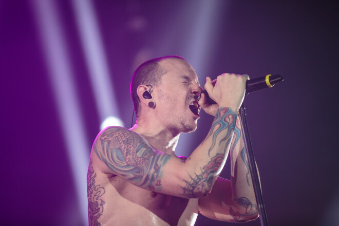 Česters Beningtons 3. jūlijā koncerta laikā Londonā.