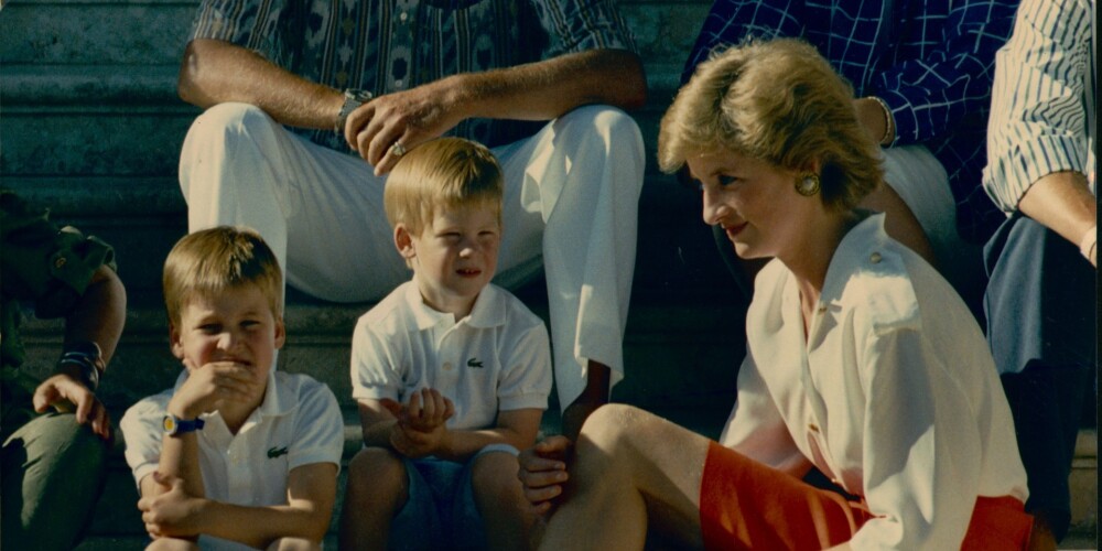Prinči Viljams un Harijs joprojām atceras pēdējo sarunu ar mammu - princesi Diānu
