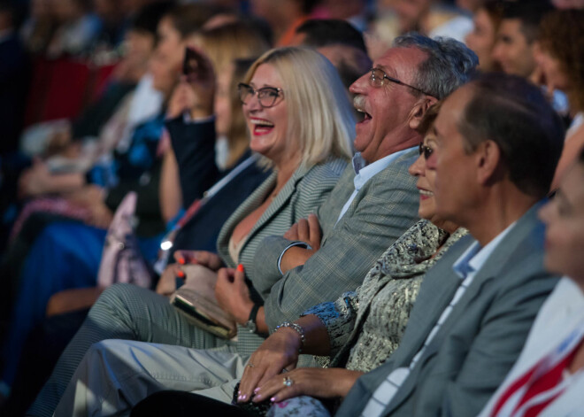 Slavenajiem un ietekmīgajiem klātesot, Jūrmalā noslēdzas Laimas Vaikules festivāls