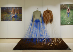 Ogres Mākslas un vēstures muzejā atklāta Baltijas valstu mākslinieku kopizstāde „Upe”.