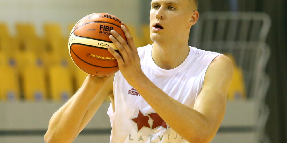 Porziņģis nākamsezon NBA spēlēs ar daļu Latvijas sev zem kājām