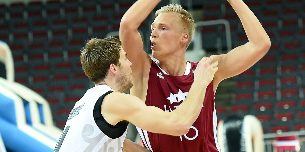 Mačā pret Somiju savainojumu guvis basketbola izlases kandidāts Jānis Bērziņš