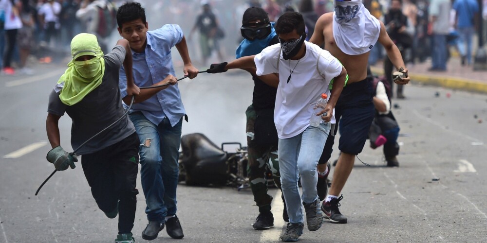 Sadursmēs Venecuēlā gājuši bojā vismaz desmit cilvēki