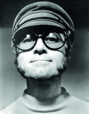 Amerikāņu komiķis Hovards Moriss filmā Seši zem viena jumta, 1968.