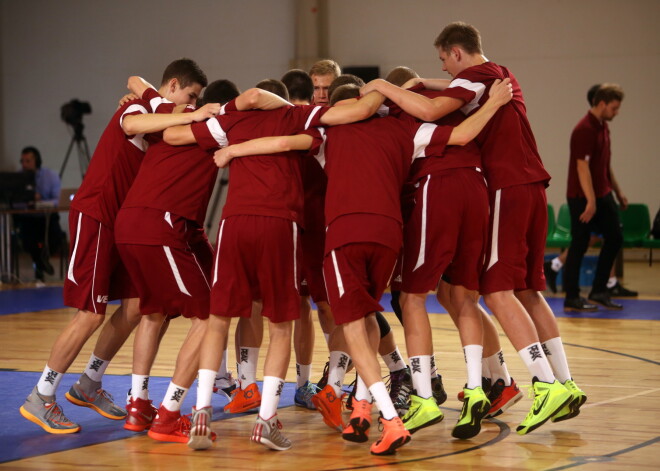 Latvijas U-16 izlases basketbolisti pārbaudes spēlē vēlreiz sagrauj Krieviju