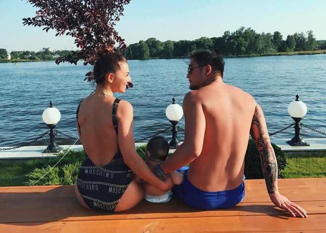 Отец ребенка Анны Седоковой – солист группы MBAND?