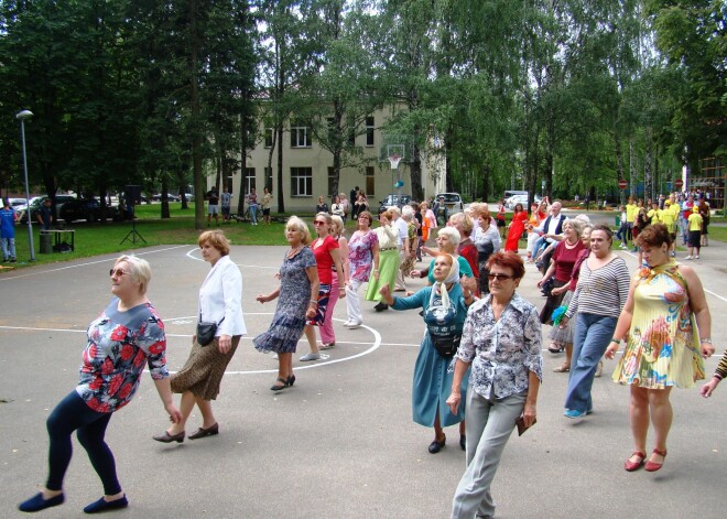 Dzirciema iedzīvotājiem jauns sporta laukums veselīgai laika pavadīšanai