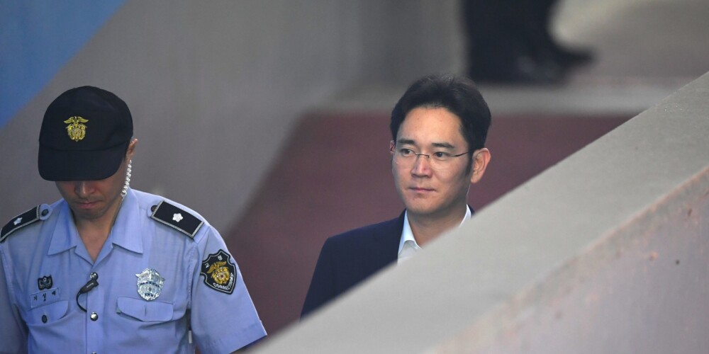 "Samsung" mantiniekam prasa 12 gadus cietumā