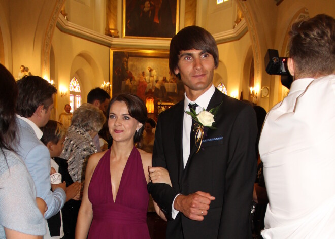 Pasaulslaveno Šimku ģimene ir pirmdzimtā gaidās