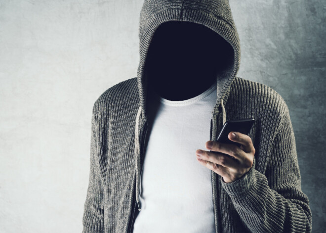 Aizdomās par viltus paziņojumu par spridzekli Balvos aiztur vīrieti