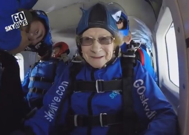 «Сегодня мой последний шанс сделать это»: бабушка отметила 90-летие смелым поступком