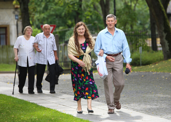 2017-08-18 Rīgas svētkos sveic Zelta kāzu jubilārus, kuri laulībā nodzīvojuši 50 un vairāk gadu