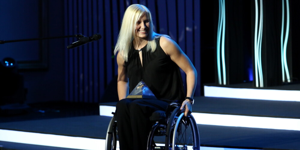 Pārsteidzoši atklāta intervija. Ratiņkrēsls nebūt nav skarbākais, kas noticis ar paraolimpieti Diānu Dadzīti