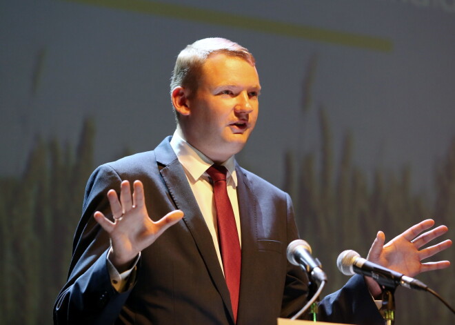 Līdz ar Smiltēnu "Vienotību" pametuši vēl divi partijas biedri