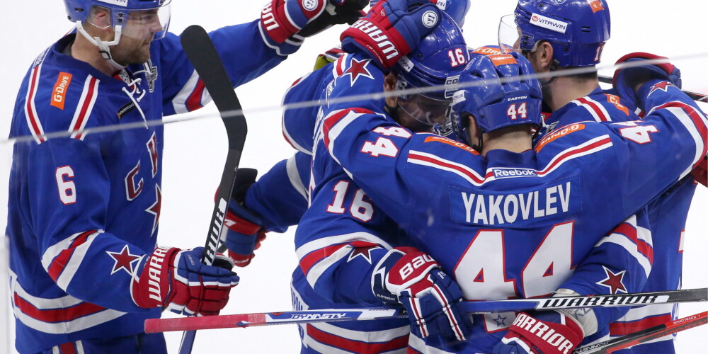 KHL desmitās sezonas atklāšanas mačā Znaroka un Vītoliņa vadītā SKA uzvar CSKA