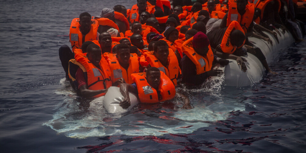 Nelegālo imigrantu kuģi Melnajā jūrā izsauc bažas par jaunu migrantu maršrutu