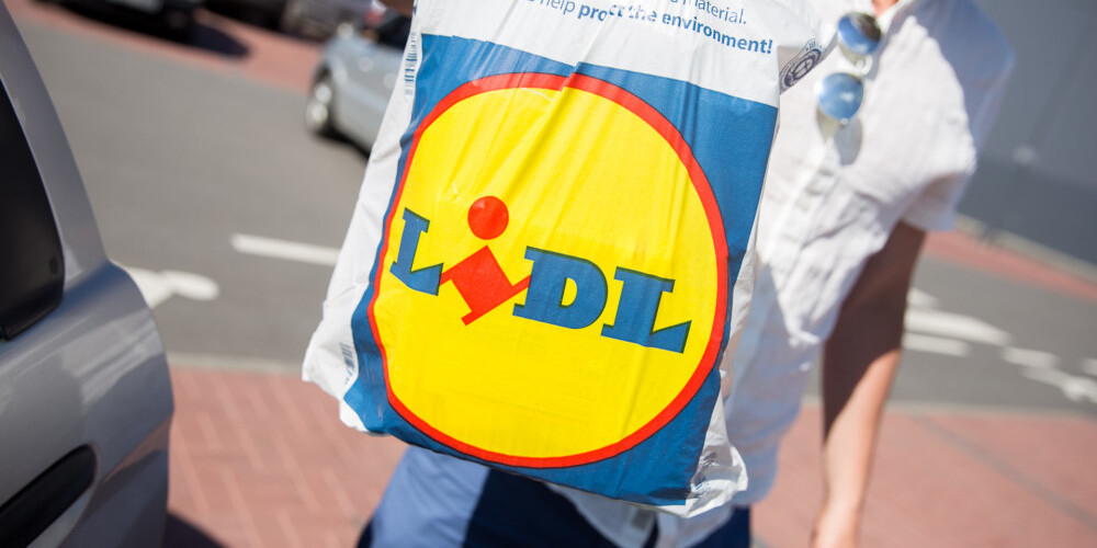 Lidl Stiftung & Co. KG , iepriekš Schwarz Unternehmenstreuhand KG, ir globāls Vācijas uzņēmums, kura pamatdarbība ir saistīta ar lielveikaliem, tirgū konkurējot ar atlaižu akcijām un zemām cenām. Tās galvenais birojs atrodas Nekarzulmā, Vācijā. Uzņēmumam pieder vairāk kā 10 000 veikalu Eiropā un 2017. gadā tas paplašinājās arī ASV. Uzņēmums pieder holdinga kompānijai Schwarz Gruppe, kam pieder arī tādi veikali kā Handelshof un Kaufland.