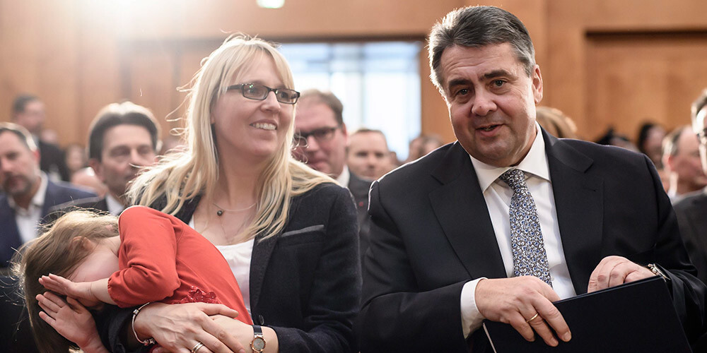 Vācijas ārlietu ministrs paziņo, ka Erdoana atbalstītāji draud viņa sievai