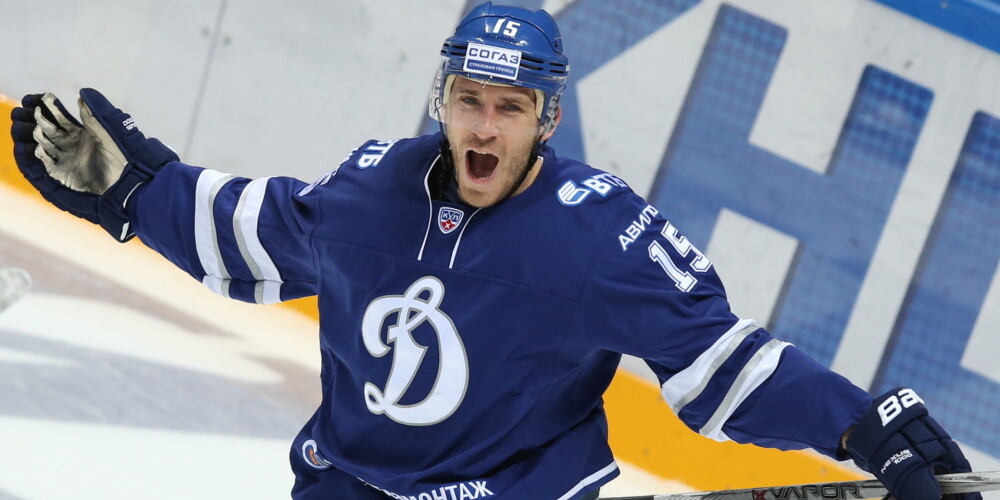 Karsumam rezultatīva piespēle un seši spēka paņēmieni; 18 gadus vecs soms debitē KHL ar "hat-trick"