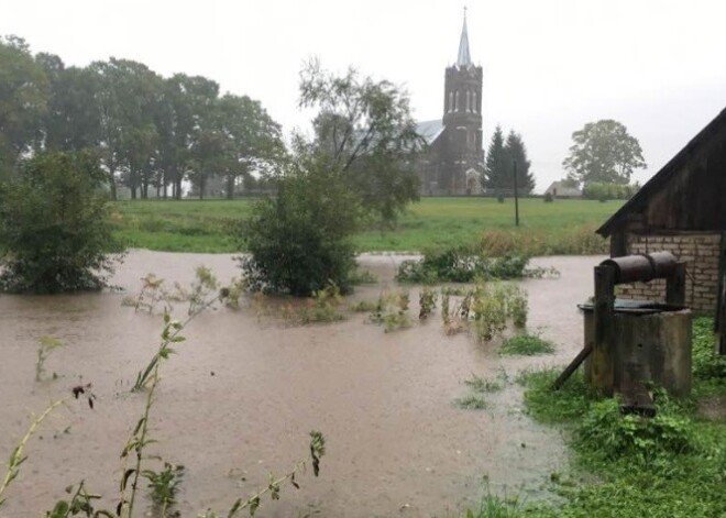 Latgale slīkst plūdos: lietus daudzums Rēzeknē sasniedzis rekordu novērojumu vēsturē