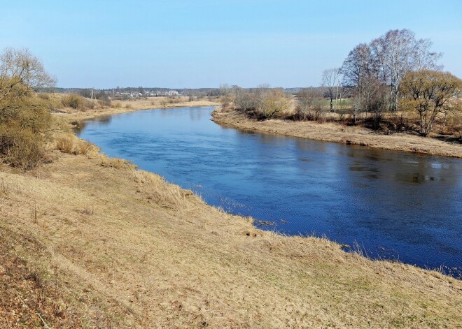 В реке Резекне уровень воды постепенно падает, в Дубне еще растет