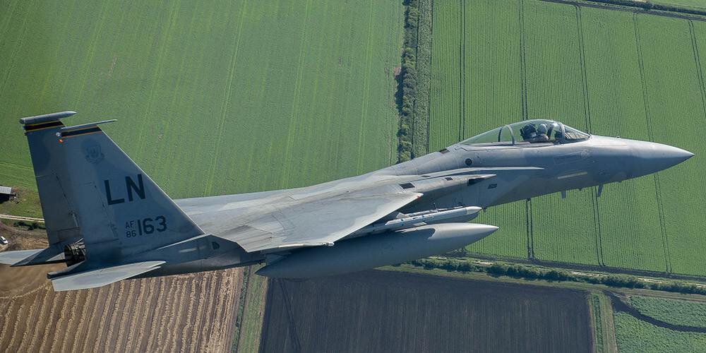 ASV iznīcinātājs "F-15C Eagle" virs Anglijas.