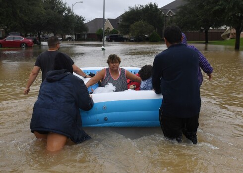 Teksasā ārkārtas situācija: pārrauts dambis un visiem pavēlēts evakuēties