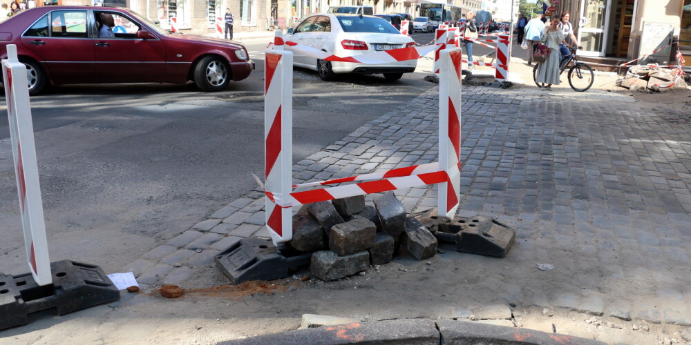 Ušakovs: būvniekiem uzlikti kādi 25 sodi par haosu satiksmē, remontējot Rīgas ielas