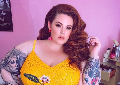 Әйел порно металл тобы Жас лесбиянки сийіп жатыр