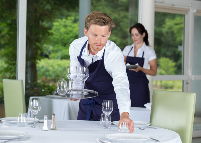 Интересно узнать: что чаще всего раздражает официантов?