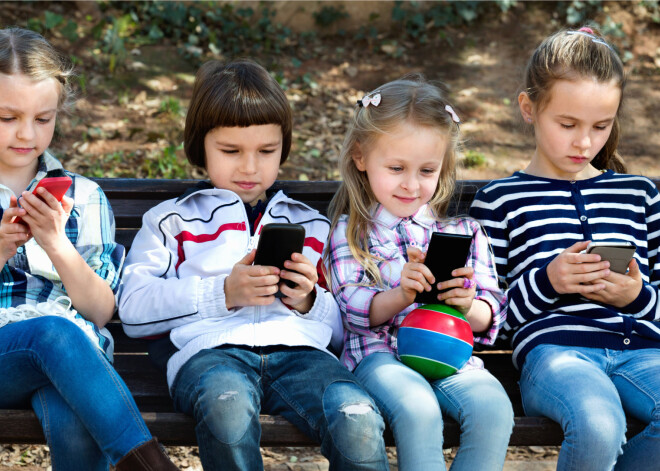 Нужен ли первокласснику iPhone? Иногда родители сами делают шаг к провалу ребенка в жизни