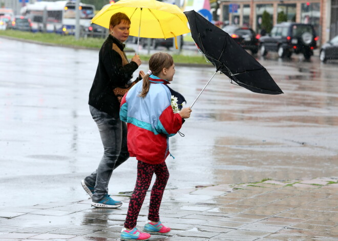 Svētdien gaidāms sausāks un nedaudz siltāks laiks