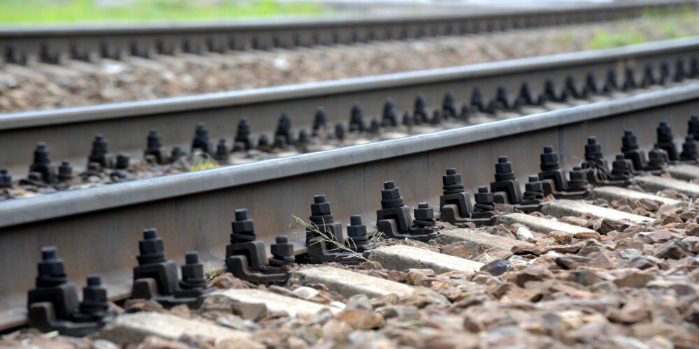 Kopš gada sākuma Latvijā uz dzelzceļa sliedēm gājuši bojā 15 cilvēki
