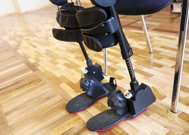 Nacionālajā Rehabilitācijas centrā "Vaivari" demonstrē jauno robottehnoloģiju, kas šobrīd ir vienīgā un unikāla Baltijā.