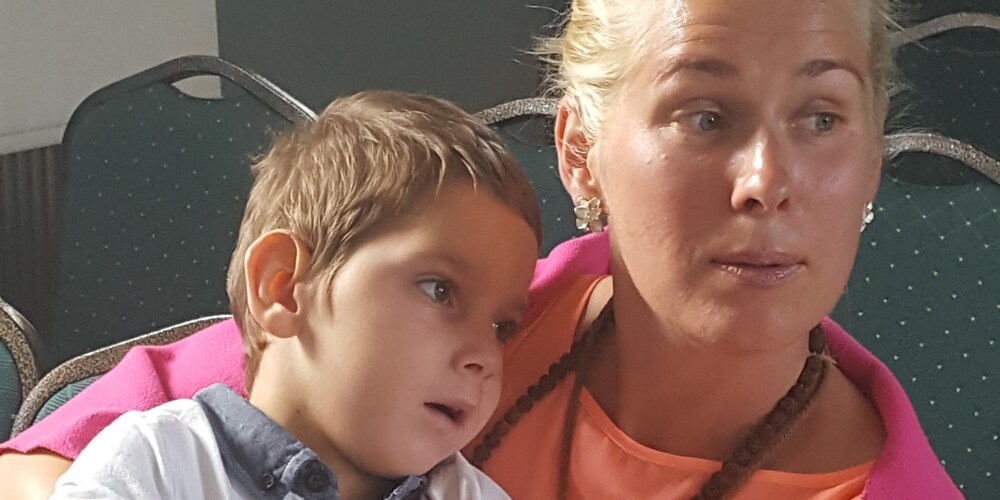 Māmiņa Inga izmisīgi lūdz palīdzēt: 5 gadus vecā dēla veselībai pietrūkst 2400 eiro