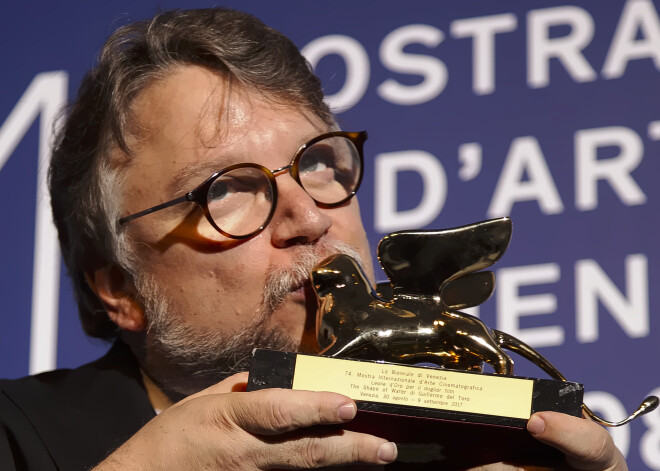 Venēcijā ar Zelta lauvām apbalvoti labākie filmu meistari