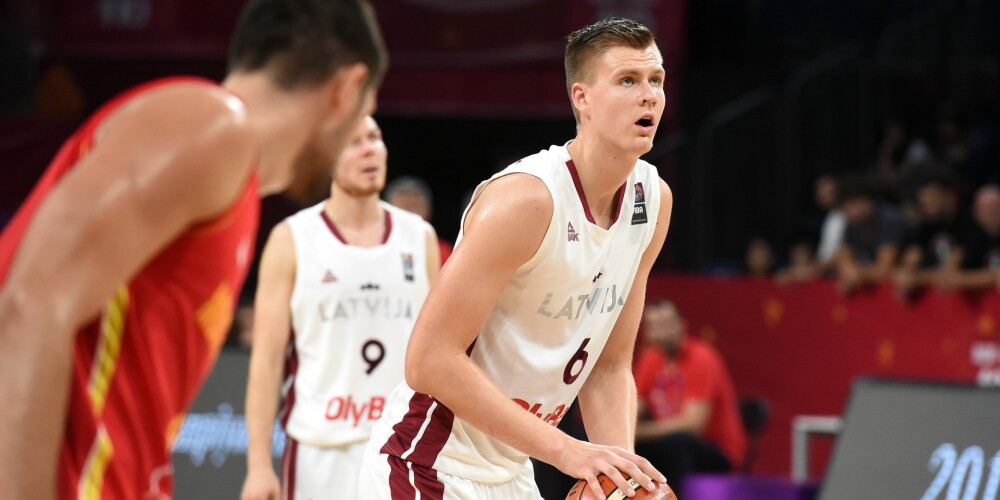 Eiropas čempionāta astotdaļfināls: Latvijas basketbolisti pēc puslaika ar 16 punktu pārsvaru uzvar Melnkalni