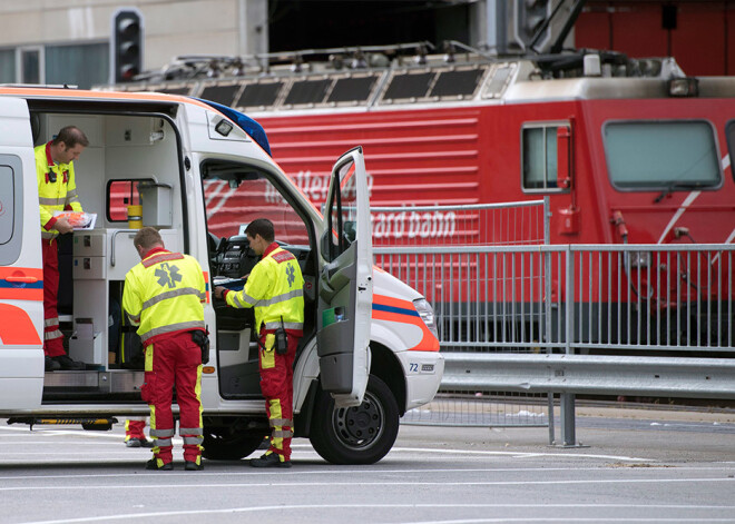 Dzelzceļa negadījumā Šveicē ievainoti teju 30 cilvēki