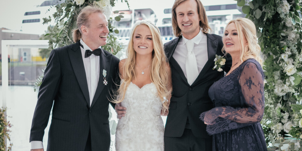 Nedēļas greznākās kāzas Rīgā! Slavenā kardiologa Andreja Ērgļa dēls precas Daugavas krastā