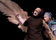 Šonedēļ Rīgā viesojas pasaulslavenā laikmetīgā cirka trupa "Cirque du Soleil" ar fascinējošo šovu par "lidojošo cilvēku" - Ikaru.