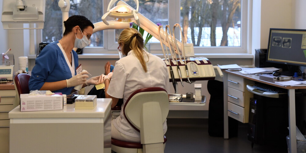 Skumjā realitāte - lai bērns Latvijā tiktu pie zobārsta bez maksas, rindā jāgaida pat 2 gadus