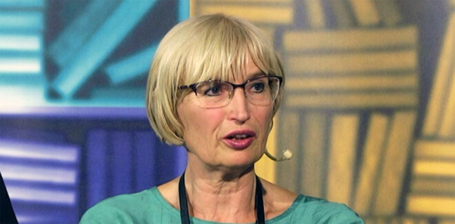 Circene kritizēja izskanējušo argumentu par to, ka pilsonība nav “dāvana”, kuru dāvināt kuram katram.