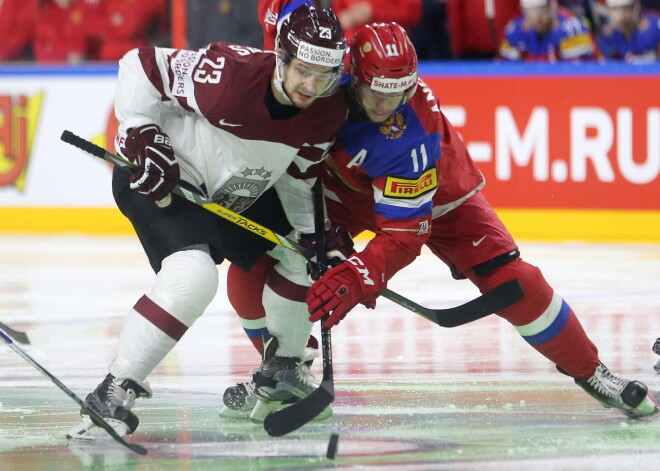 Latvijas hokeja jaunie talanti saņem brangas uzslavas pēc NHL jauno spēlētāju treniņnometnēm