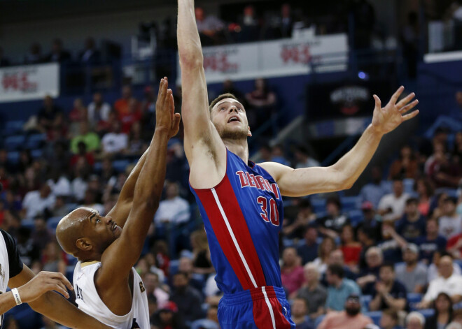 Porziņģim "Knicks" komandā būs jauns pieredzējis kolēģis